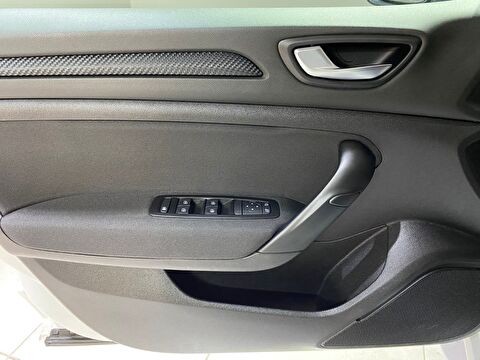 2021 Benzin Otomatik Renault Megane Beyaz Gürel Tasarım Aksesuar Otomotiv San. Tic. Ltd. Şti.