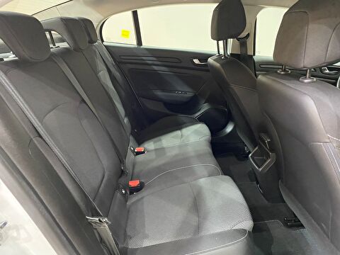2022 Benzin Otomatik Renault Megane Beyaz Gürel Tasarım Aksesuar Otomotiv San. Tic. Ltd. Şti.