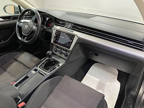 2017 Benzin Manuel Volkswagen Passat Gri Gürel Tasarım Aksesuar Otomotiv San. Tic. Ltd. Şti.