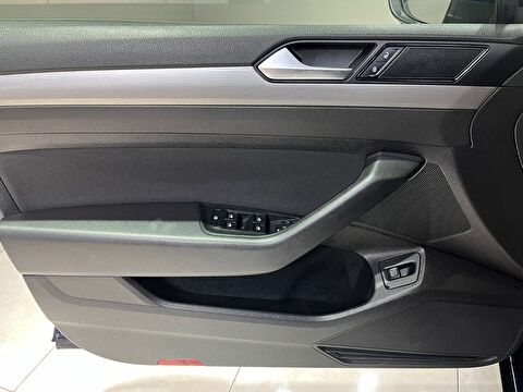 2018 Benzin Manuel Volkswagen Passat Mavi Gürel Tasarım Aksesuar Otomotiv San. Tic. Ltd. Şti.