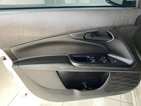 2023 Dizel Manuel Fiat Egea Beyaz Gürel Tasarım Aksesuar Otomotiv San. Tic. Ltd. Şti.