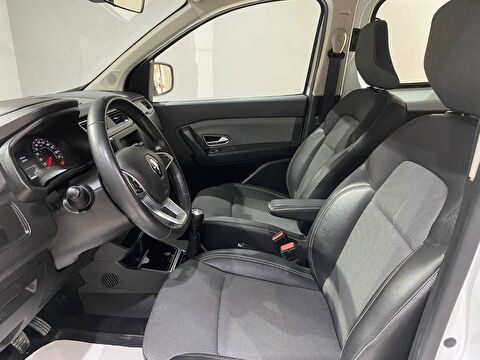 2022 Dizel Manuel Renault Express Beyaz Gürel Tasarım Aksesuar Otomotiv San. Tic. Ltd. Şti.