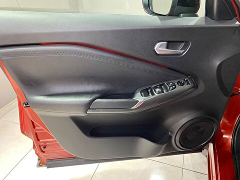 2025 Benzin Otomatik Nissan Juke Kırmızı Gürel Tasarım Aksesuar Otomotiv San. Tic. Ltd. Şti.