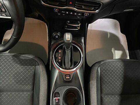 2025 Benzin Otomatik Nissan Juke Kırmızı Gürel Tasarım Aksesuar Otomotiv San. Tic. Ltd. Şti.