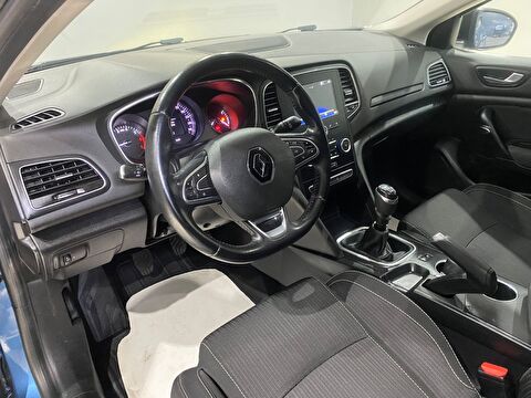 2017 Benzin Manuel Renault Megane Mavi Gürel Tasarım Aksesuar Otomotiv San. Tic. Ltd. Şti.