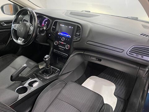 2017 Benzin Manuel Renault Megane Mavi Gürel Tasarım Aksesuar Otomotiv San. Tic. Ltd. Şti.