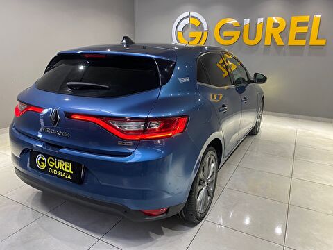 2017 Benzin Manuel Renault Megane Mavi Gürel Tasarım Aksesuar Otomotiv San. Tic. Ltd. Şti.