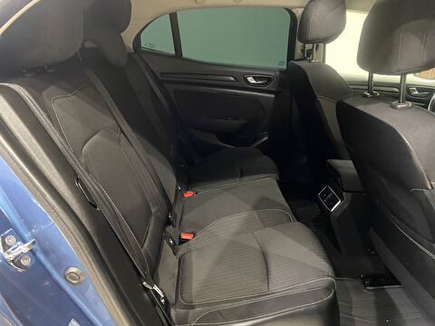 2017 Benzin Manuel Renault Megane Mavi Gürel Tasarım Aksesuar Otomotiv San. Tic. Ltd. Şti.