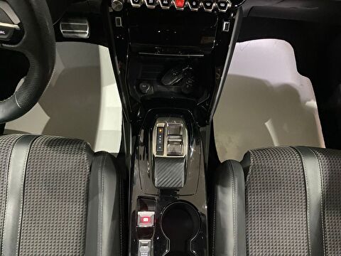 2023 Benzin Otomatik Peugeot 2008 Siyah Gürel Tasarım Aksesuar Otomotiv San. Tic. Ltd. Şti.