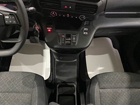2026 Dizel Otomatik Opel Combo Beyaz Gürel Tasarım Aksesuar Otomotiv San. Tic. Ltd. Şti.