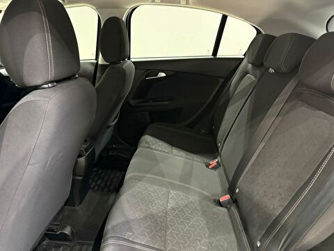 2025 Dizel Otomatik Fiat Egea Cross Mavi Gürel Tasarım Aksesuar Otomotiv San. Tic. Ltd. Şti.