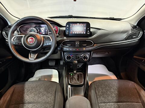 2025 Dizel Otomatik Fiat Egea Cross Mavi Gürel Tasarım Aksesuar Otomotiv San. Tic. Ltd. Şti.