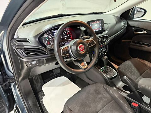 2025 Dizel Otomatik Fiat Egea Cross Mavi Gürel Tasarım Aksesuar Otomotiv San. Tic. Ltd. Şti.