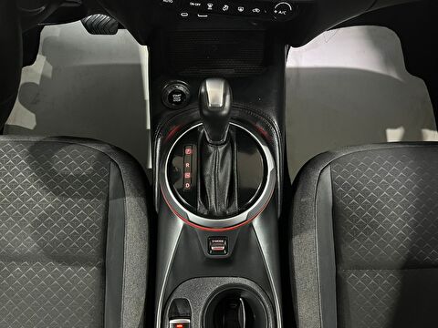 2024 Benzin Otomatik Nissan Juke Kırmızı Gürel Tasarım Aksesuar Otomotiv San. Tic. Ltd. Şti.