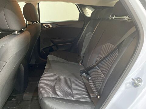 2020 Benzin Manuel Kia Cee'd Beyaz Gürel Tasarım Aksesuar Otomotiv San. Tic. Ltd. Şti.