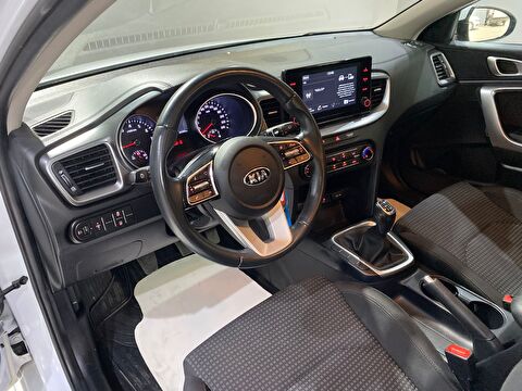2020 Benzin Manuel Kia Cee'd Beyaz Gürel Tasarım Aksesuar Otomotiv San. Tic. Ltd. Şti.