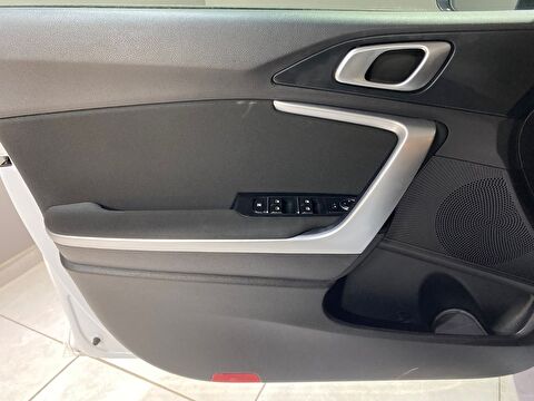 2020 Benzin Manuel Kia Cee'd Beyaz Gürel Tasarım Aksesuar Otomotiv San. Tic. Ltd. Şti.