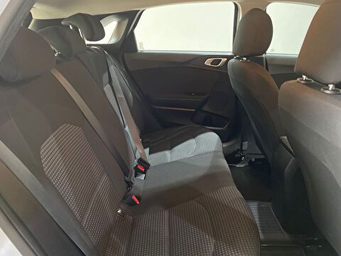 2020 Benzin Manuel Kia Cee'd Beyaz Gürel Tasarım Aksesuar Otomotiv San. Tic. Ltd. Şti.