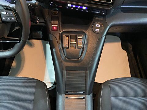 2025 Dizel Otomatik Fiat Doblo Combi Beyaz Gürel Tasarım Aksesuar Otomotiv San. Tic. Ltd. Şti.