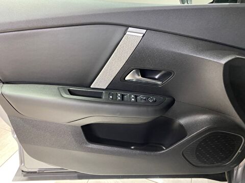 2023 Benzin Otomatik Citroen C4 Gri Gürel Tasarım Aksesuar Otomotiv San. Tic. Ltd. Şti.