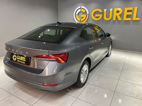 2022 Hybrid Otomatik Skoda Octavia Gri Gürel Tasarım Aksesuar Otomotiv San. Tic. Ltd. Şti.