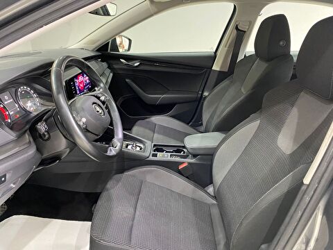 2022 Hybrid Otomatik Skoda Octavia Gri Gürel Tasarım Aksesuar Otomotiv San. Tic. Ltd. Şti.