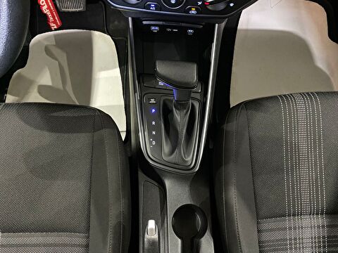 2024 Benzin Otomatik Hyundai i20 Beyaz Gürel Tasarım Aksesuar Otomotiv San. Tic. Ltd. Şti.