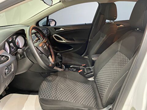 TaksitliOto.Net | 2.El Opel Astra Hatchback 1.4 Enjoy | Manuel & Benzin | Beyaz | İzmir.2el 2017 Benzin Manuel Opel Astra Beyaz Gürel Tasarım Aksesuar Otomotiv San. Tic. Ltd. Şti.
