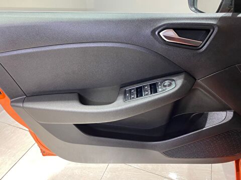 2023 Benzin Otomatik Renault Clio Turuncu Gürel Tasarım Aksesuar Otomotiv San. Tic. Ltd. Şti.