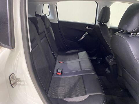2017 Dizel Otomatik Peugeot 2008 Beyaz Gürel Tasarım Aksesuar Otomotiv San. Tic. Ltd. Şti.