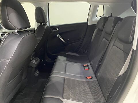 2017 Dizel Otomatik Peugeot 2008 Beyaz Gürel Tasarım Aksesuar Otomotiv San. Tic. Ltd. Şti.