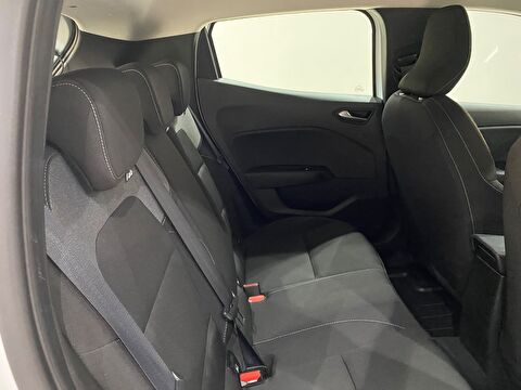 2026 Benzin Otomatik Renault Clio Beyaz Gürel Tasarım Aksesuar Otomotiv San. Tic. Ltd. Şti.
