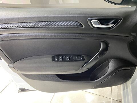 2022 Benzin Otomatik Renault Megane Beyaz Gürel Tasarım Aksesuar Otomotiv San. Tic. Ltd. Şti.