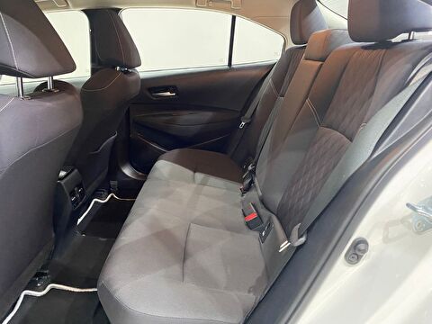 2022 Hybrid Otomatik Toyota Corolla Beyaz Gürel Tasarım Aksesuar Otomotiv San. Tic. Ltd. Şti.