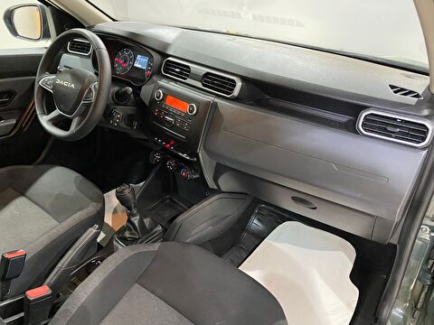 2023 Benzin Manuel Dacia Duster Yeşil Gürel Tasarım Aksesuar Otomotiv San. Tic. Ltd. Şti.