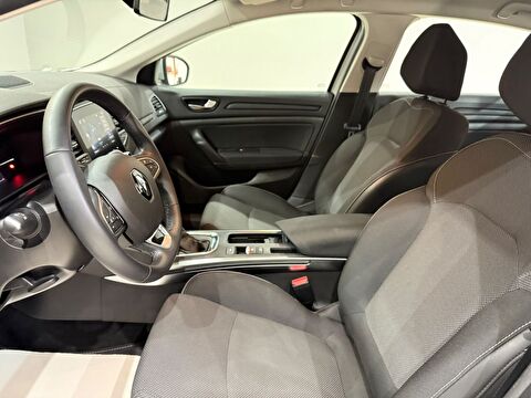 2026 Benzin Otomatik Renault Megane Gri Gürel Tasarım Aksesuar Otomotiv San. Tic. Ltd. Şti.