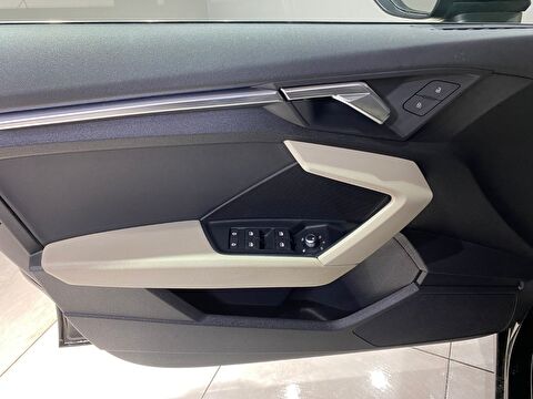 2022 MHEV Otomatik Audi A3 Siyah Gürel Tasarım Aksesuar Otomotiv San. Tic. Ltd. Şti.