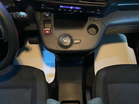 2023 Dizel Otomatik Fiat Doblo Mavi Gürel Tasarım Aksesuar Otomotiv San. Tic. Ltd. Şti.