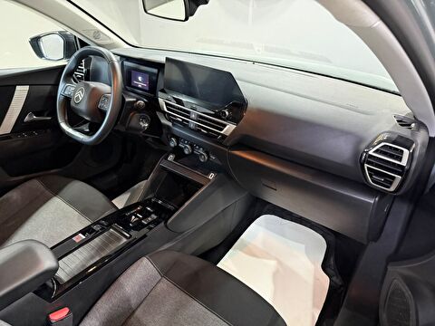 2025 Benzin Otomatik Citroen C4 X Yeşil Gürel Tasarım Aksesuar Otomotiv San. Tic. Ltd. Şti.