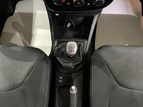 TaksitliOto.Net | 2.El Renault Clio Hatchback 0.9 TCe Joy | Manuel & Benzin | Beyaz | İzmir.2el 2020 Benzin Manuel Renault Clio Beyaz Gürel Tasarım Aksesuar Otomotiv San. Tic. Ltd. Şti.