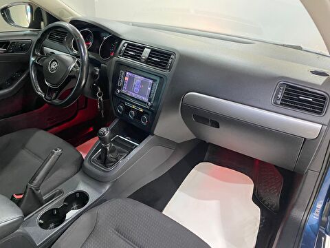 2015 Benzin Manuel Volkswagen Jetta Mavi Gürel Tasarım Aksesuar Otomotiv San. Tic. Ltd. Şti.