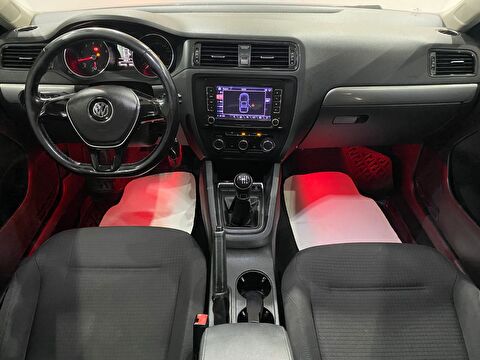 2015 Benzin Manuel Volkswagen Jetta Mavi Gürel Tasarım Aksesuar Otomotiv San. Tic. Ltd. Şti.