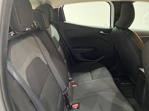 2026 Benzin Otomatik Renault Clio Beyaz Gürel Tasarım Aksesuar Otomotiv San. Tic. Ltd. Şti.