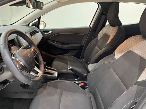 2026 Benzin Otomatik Renault Clio Beyaz Gürel Tasarım Aksesuar Otomotiv San. Tic. Ltd. Şti.