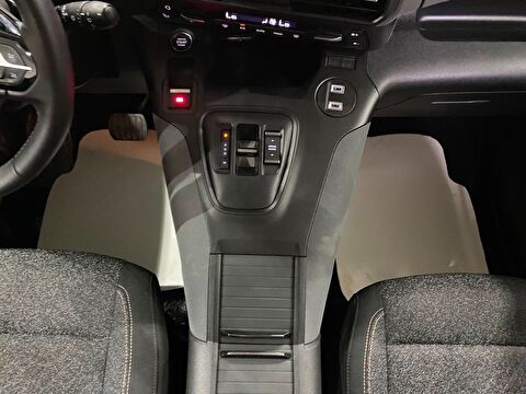 2026 Dizel Otomatik Peugeot Rifter Gri Gürel Tasarım Aksesuar Otomotiv San. Tic. Ltd. Şti.