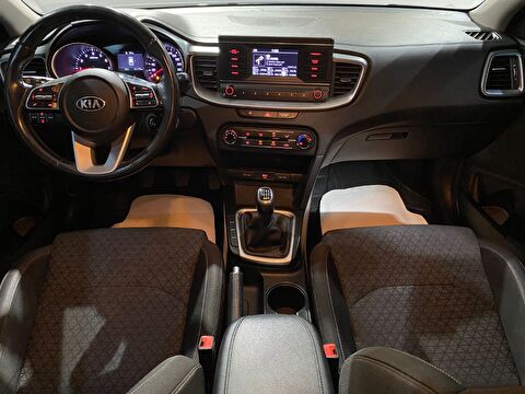 2019 Benzin Manuel Kia Cee'd Mavi Gürel Tasarım Aksesuar Otomotiv San. Tic. Ltd. Şti.