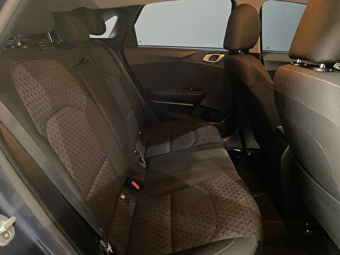 2019 Benzin Manuel Kia Cee'd Mavi Gürel Tasarım Aksesuar Otomotiv San. Tic. Ltd. Şti.