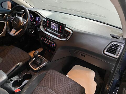 2019 Benzin Manuel Kia Cee'd Mavi Gürel Tasarım Aksesuar Otomotiv San. Tic. Ltd. Şti.