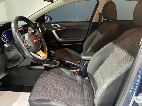 2019 Benzin Manuel Kia Cee'd Mavi Gürel Tasarım Aksesuar Otomotiv San. Tic. Ltd. Şti.