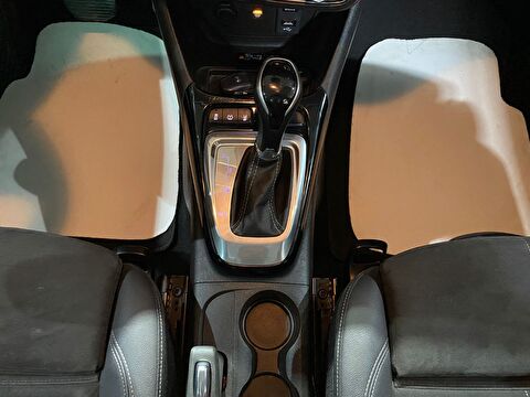 2020 Benzin Otomatik Opel Crossland Kırmızı Gürel Tasarım Aksesuar Otomotiv San. Tic. Ltd. Şti.